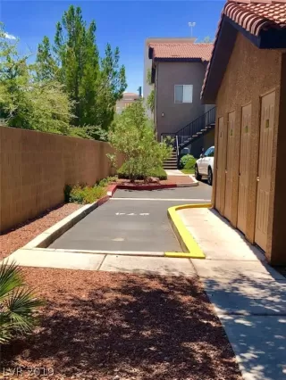 Photo #2: 2108597 Listing