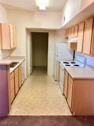 Photo #4: 2108597 Listing