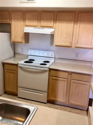 Photo #5: 2108597 Listing