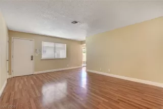 Photo #6: 2108645 Listing 