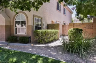 Photo #2: 2108657 Listing