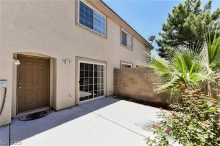 Photo #3: 2108657 Listing