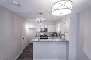 Photo #5: 2108730 Listing 