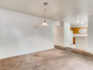 Photo #3: 2108766 Listing 