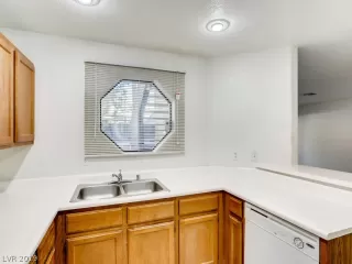 Photo #6: 2108766 Listing 