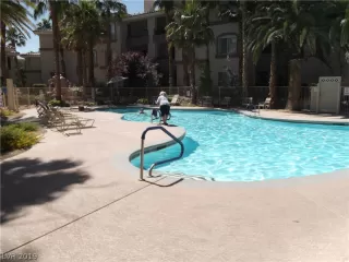 Photo #3: 2108862 Listing