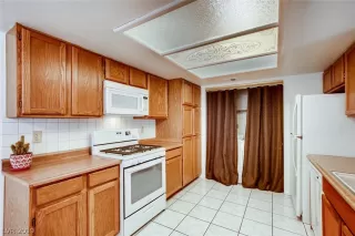 Photo #4: 2108868 Listing