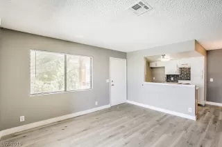 Photo #4: 2108893 Listing 