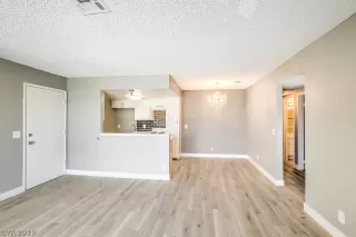 Photo #5: 2108893 Listing 