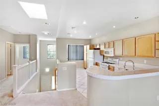 Photo #2: 2108895 Listing 
