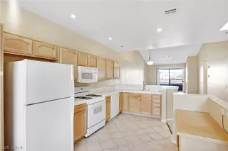 Photo #4: 2108895 Listing 
