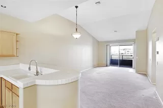 Photo #5: 2108895 Listing 