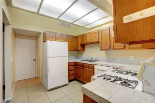 Photo #5: 2108924 Listing 