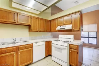 Photo #6: 2108924 Listing 