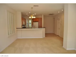 Photo #4: 2108941 Listing 