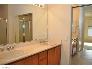 Photo #6: 2108941 Listing 