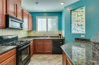 Photo #1: 2108952 Listing