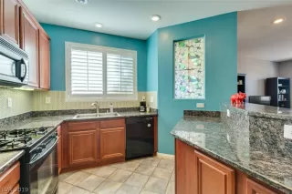 Photo #2: 2108952 Listing