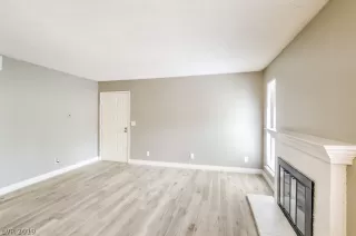 Photo #4: 2108974 Listing