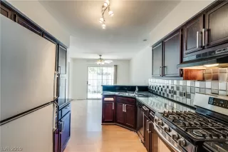 Photo #1: 2108989 Listing