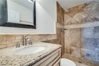 Photo #3: 2108989 Listing