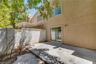 Photo #4: 2108989 Listing