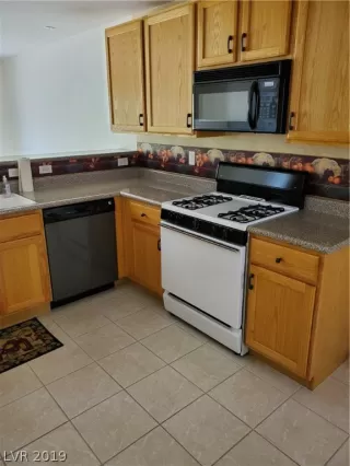 Photo #6: 2108993 Listing 