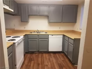 Photo #1: 2109021 Listing