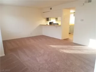 Photo #3: 2109021 Listing