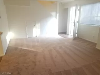 Photo #4: 2109021 Listing