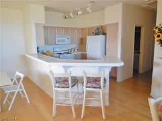 Photo #5: 2109034 Listing