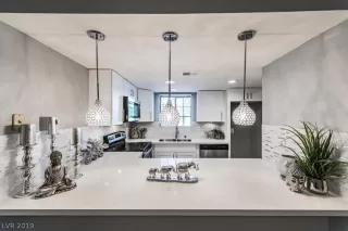 Photo #3: 2109042 Listing