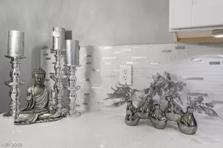 Photo #4: 2109042 Listing