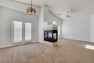 Photo #2: 2109044 Listing