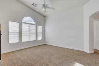 Photo #4: 2109044 Listing