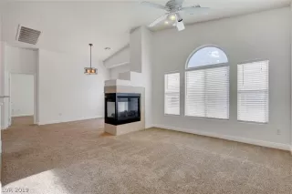 Photo #5: 2109044 Listing