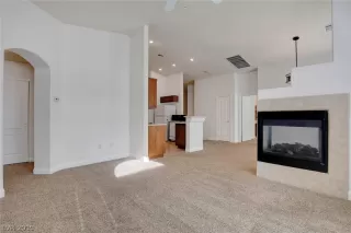 Photo #6: 2109044 Listing