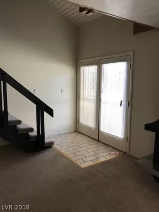 Photo #3: 2109045 Listing 