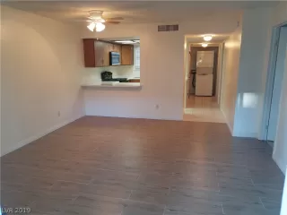 Photo #4: 2109055 Listing 