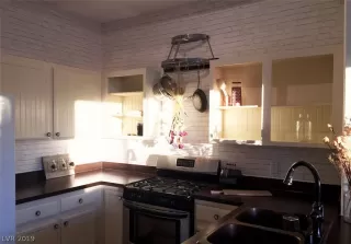 Photo #3: 2109119 Listing