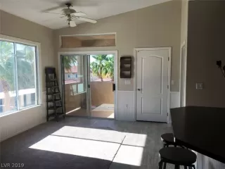 Photo #4: 2109119 Listing