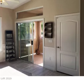 Photo #5: 2109119 Listing