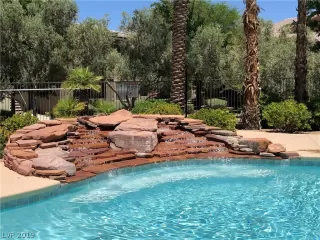 Photo #6: 2109127 Listing