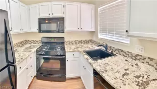 Photo #4: 2109149 Listing