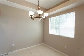 Photo #5: 2109167 Listing