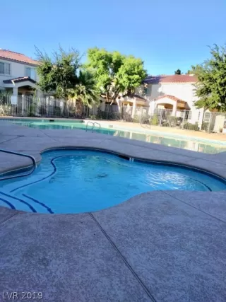 Photo #2: 2109195 Listing