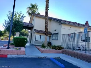 Photo #3: 2109195 Listing