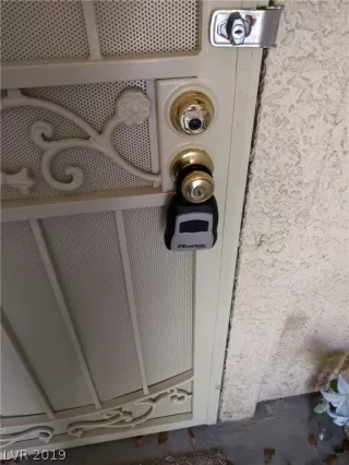 Photo #6: 2109195 Listing