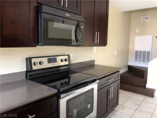 Photo #2: 2109247 Listing 