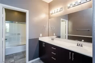 Photo #2: 2109271 Listing